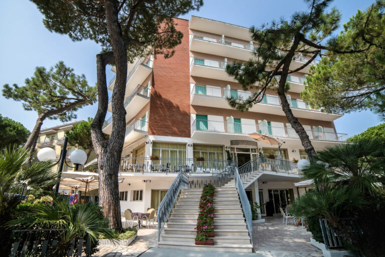 01_hotel_sayonara_milano_marittima_tre_stelle